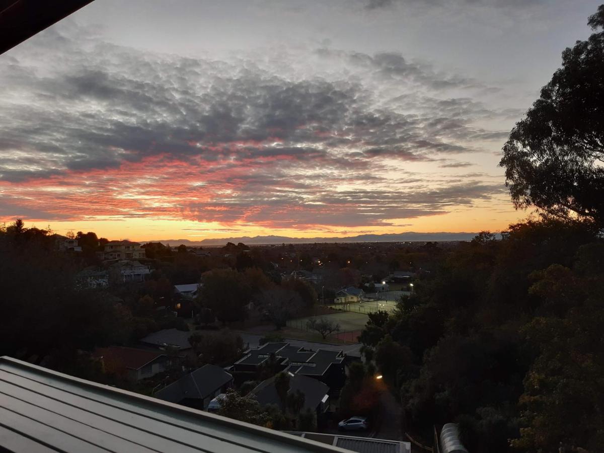 Sherwood Lodge 4-Bedroom Holiday Home With Spectacular Views 基督城 外观 照片