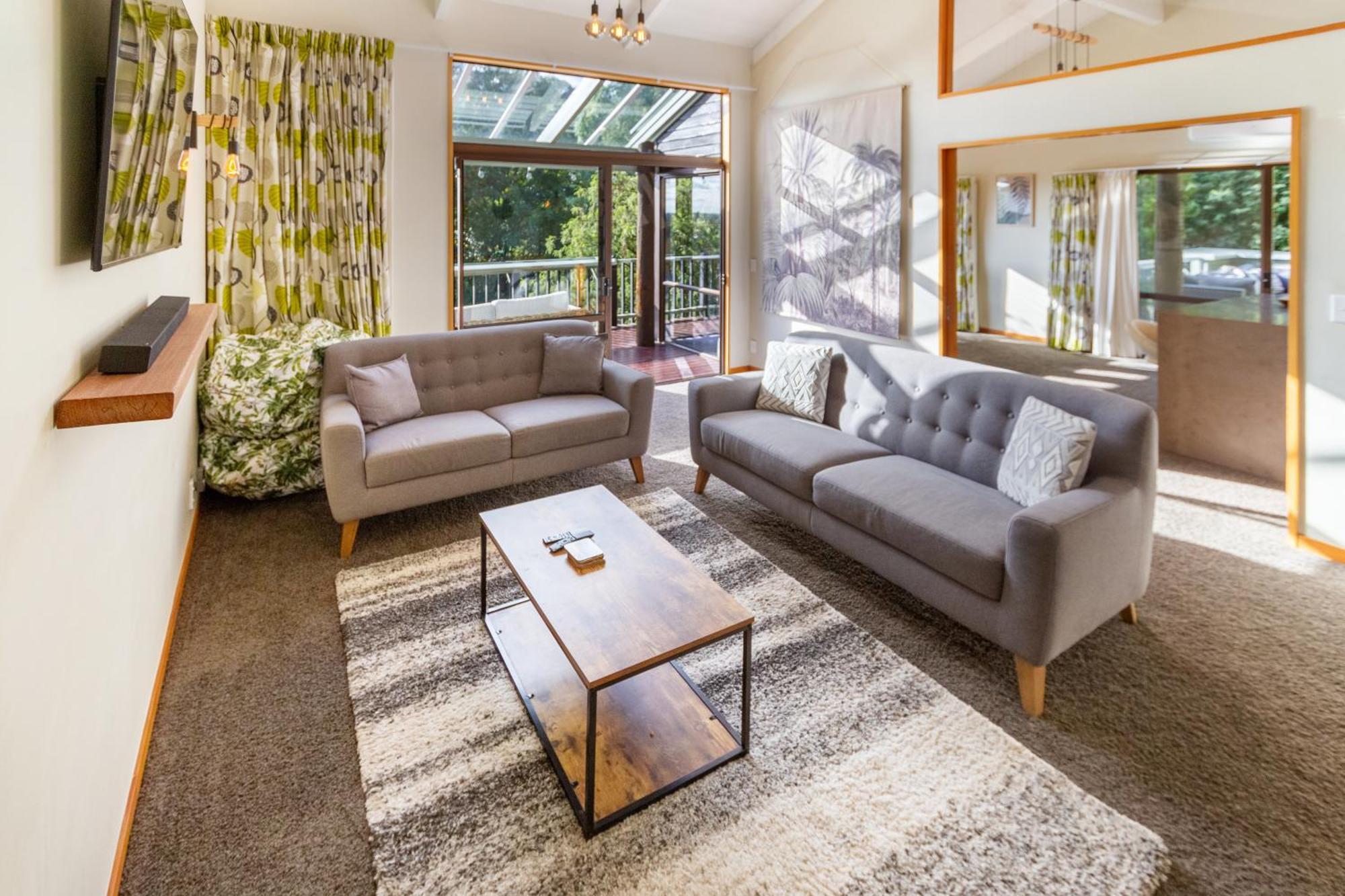 Sherwood Lodge 4-Bedroom Holiday Home With Spectacular Views 基督城 外观 照片