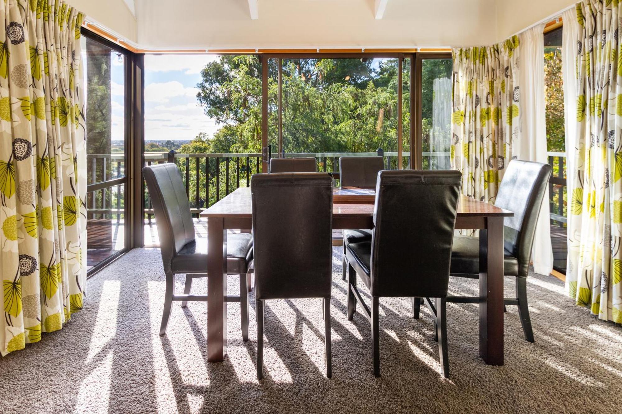 Sherwood Lodge 4-Bedroom Holiday Home With Spectacular Views 基督城 外观 照片