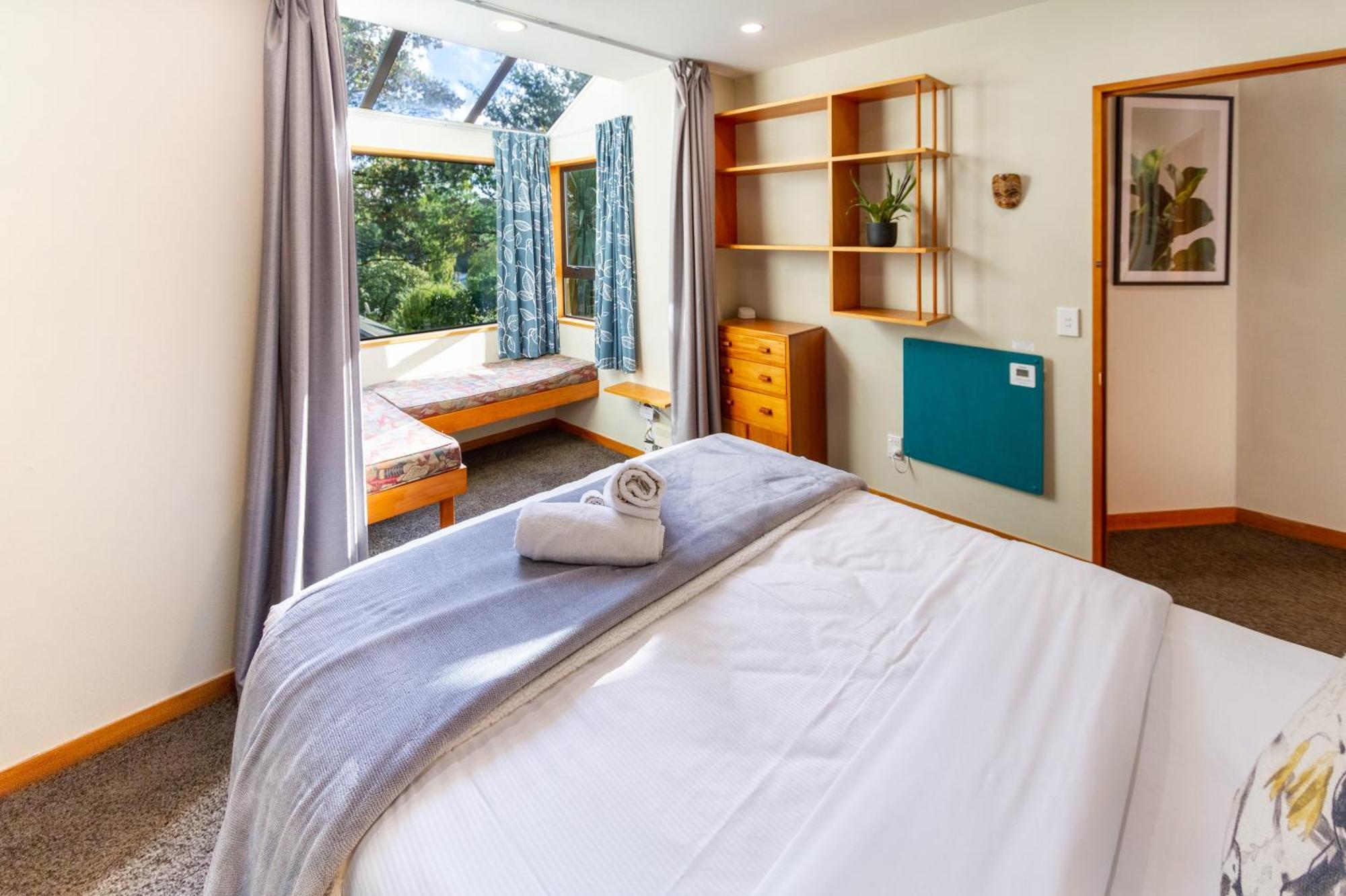 Sherwood Lodge 4-Bedroom Holiday Home With Spectacular Views 基督城 外观 照片
