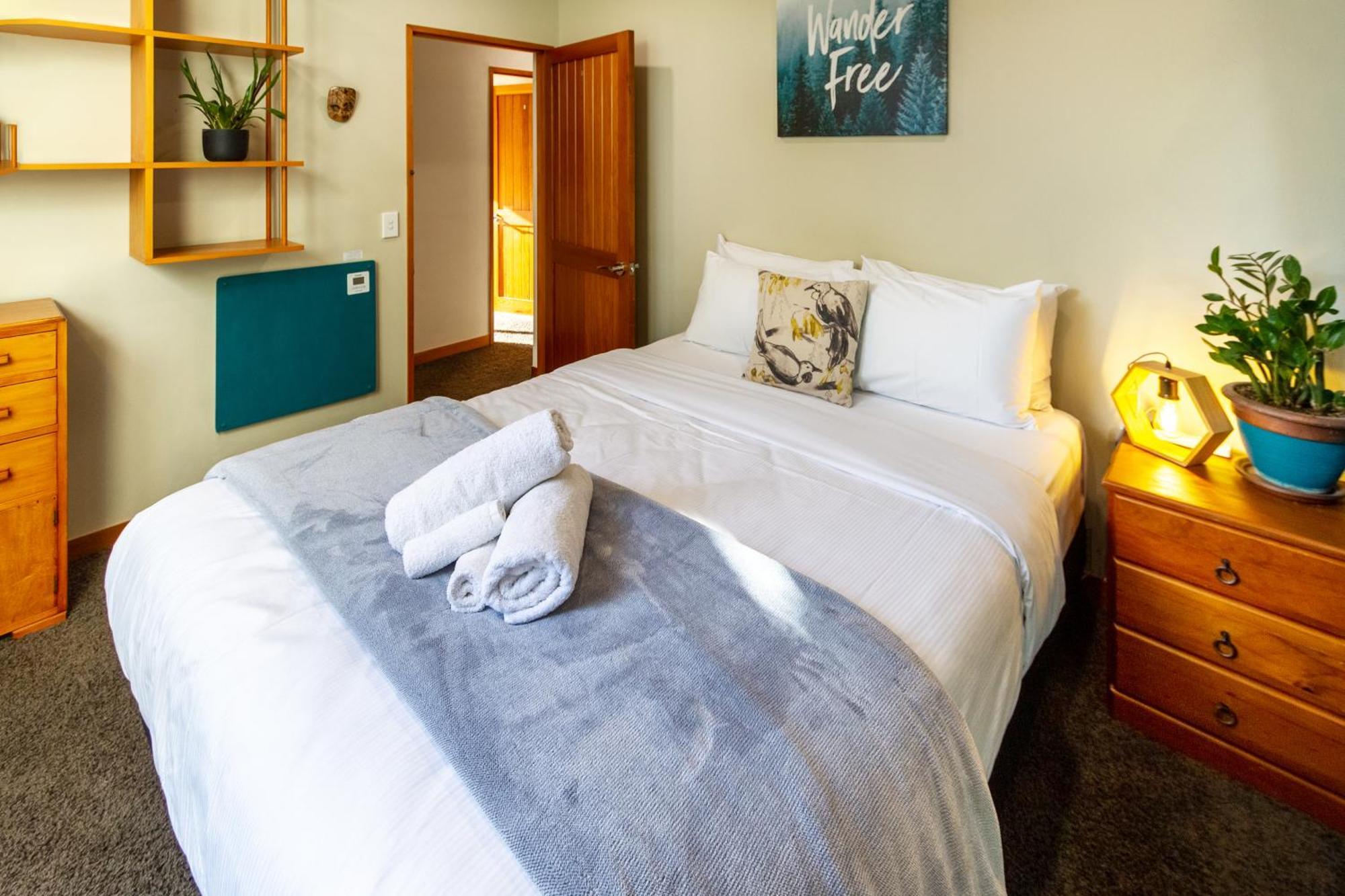 Sherwood Lodge 4-Bedroom Holiday Home With Spectacular Views 基督城 外观 照片
