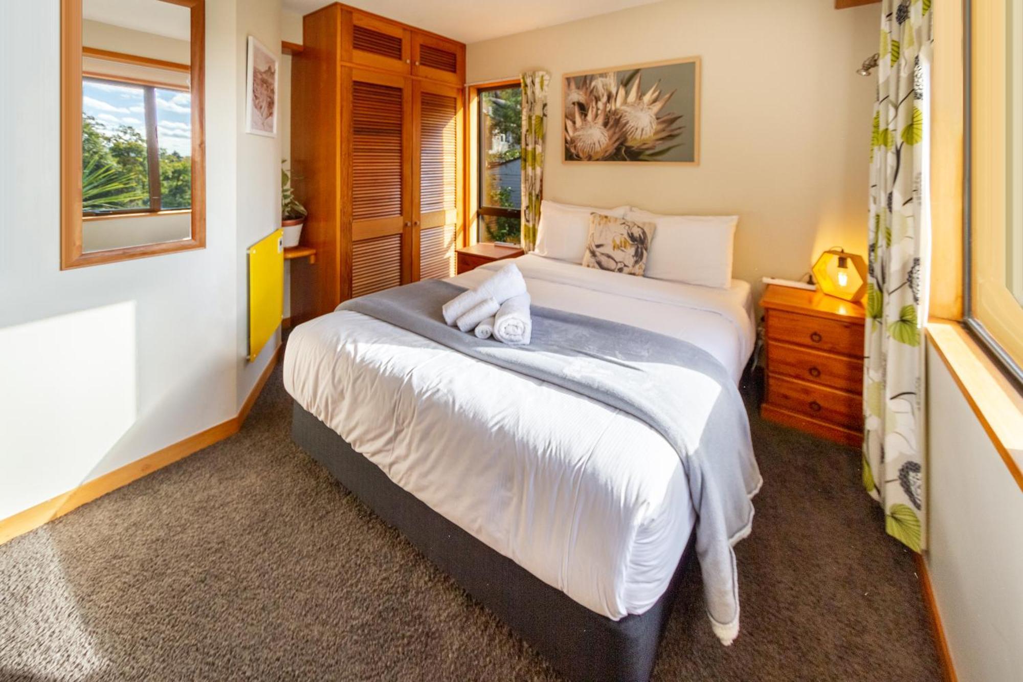 Sherwood Lodge 4-Bedroom Holiday Home With Spectacular Views 基督城 外观 照片