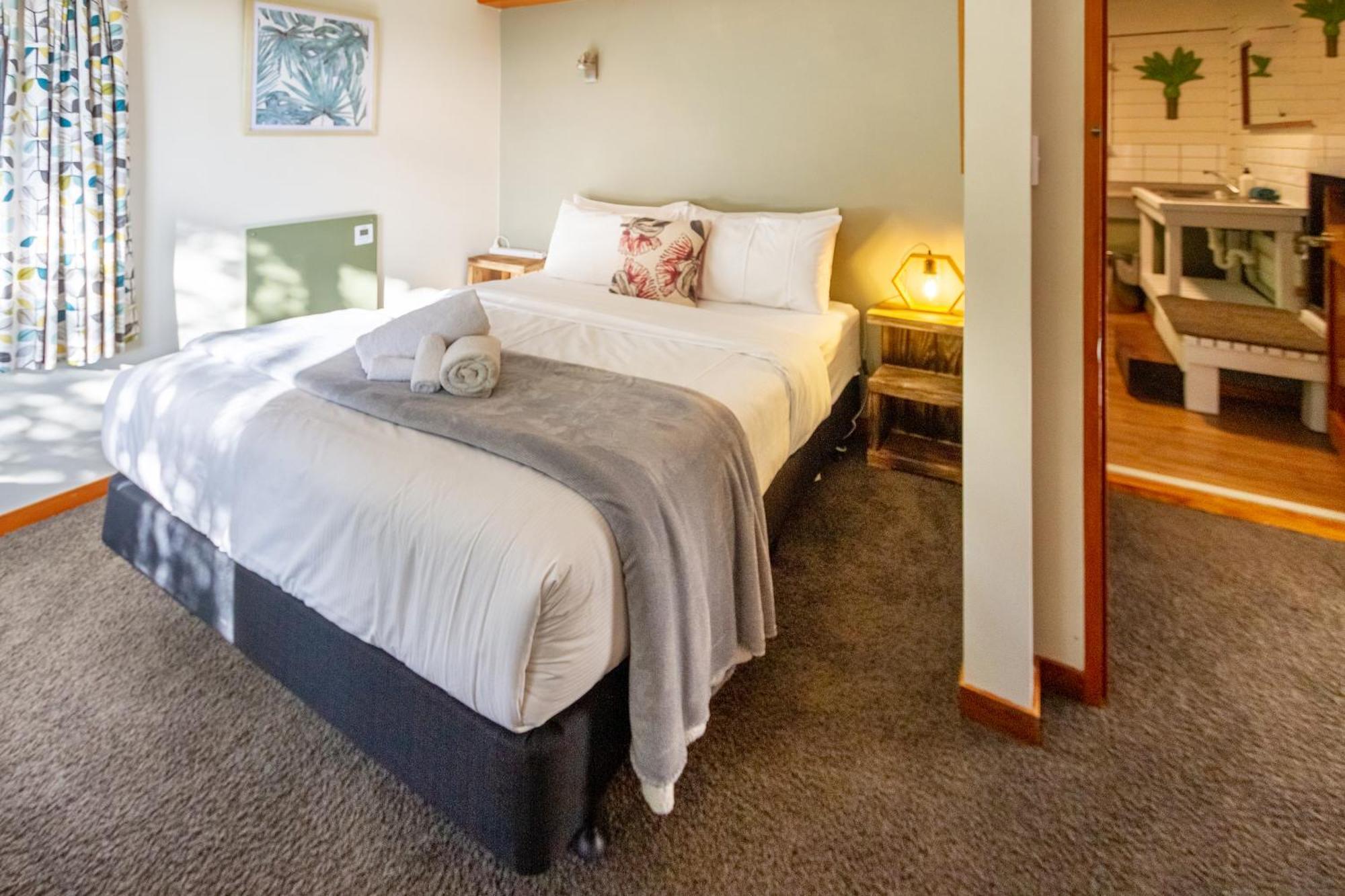 Sherwood Lodge 4-Bedroom Holiday Home With Spectacular Views 基督城 外观 照片