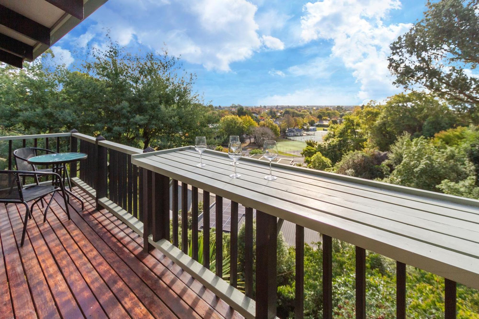 Sherwood Lodge 4-Bedroom Holiday Home With Spectacular Views 基督城 外观 照片