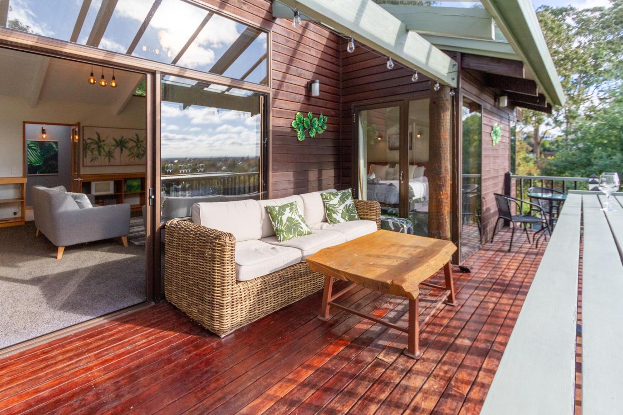 Sherwood Lodge 4-Bedroom Holiday Home With Spectacular Views 基督城 外观 照片